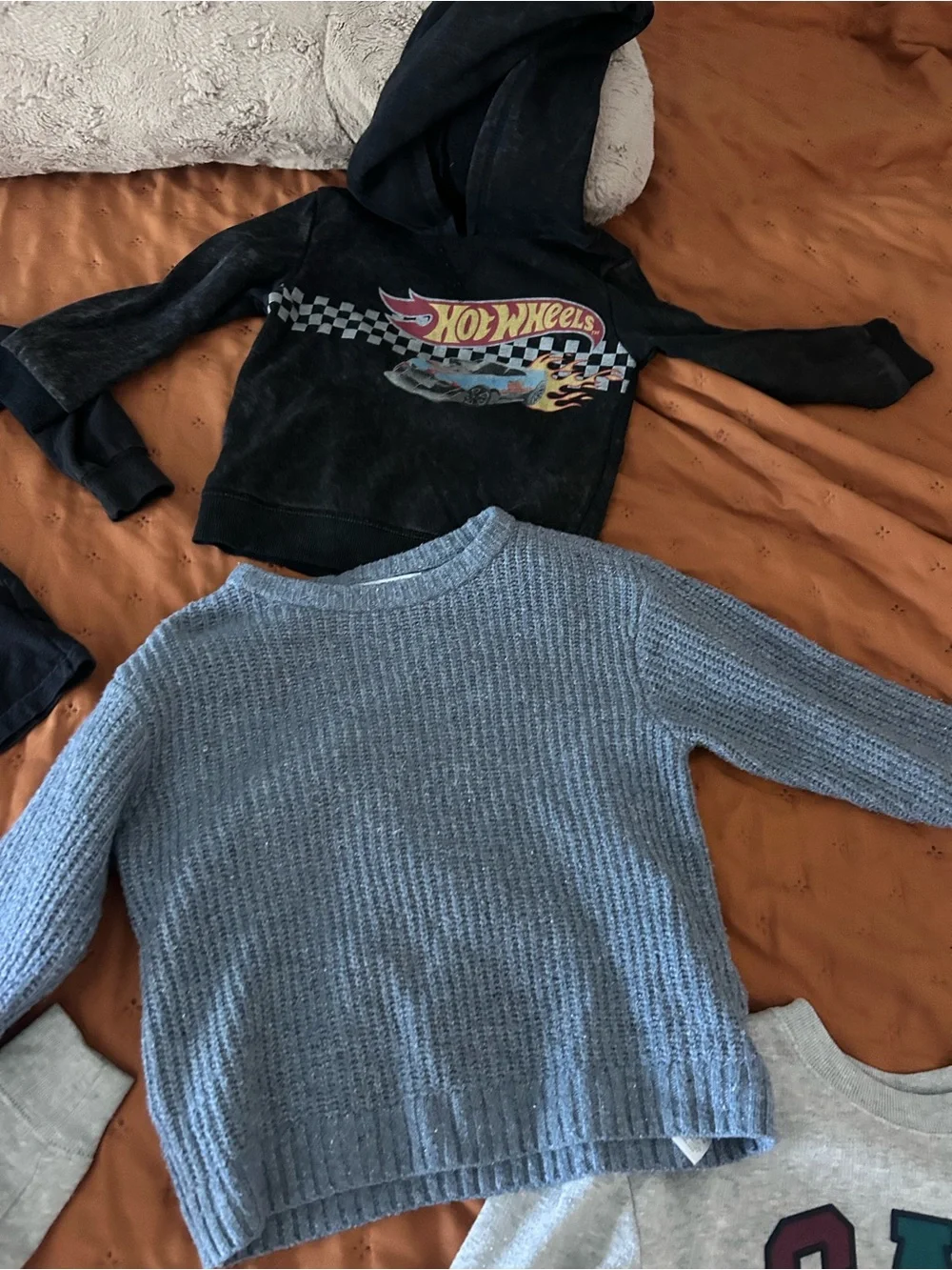 Sweaters, sweatpants, and sweatshirt/tshirt lot 3T